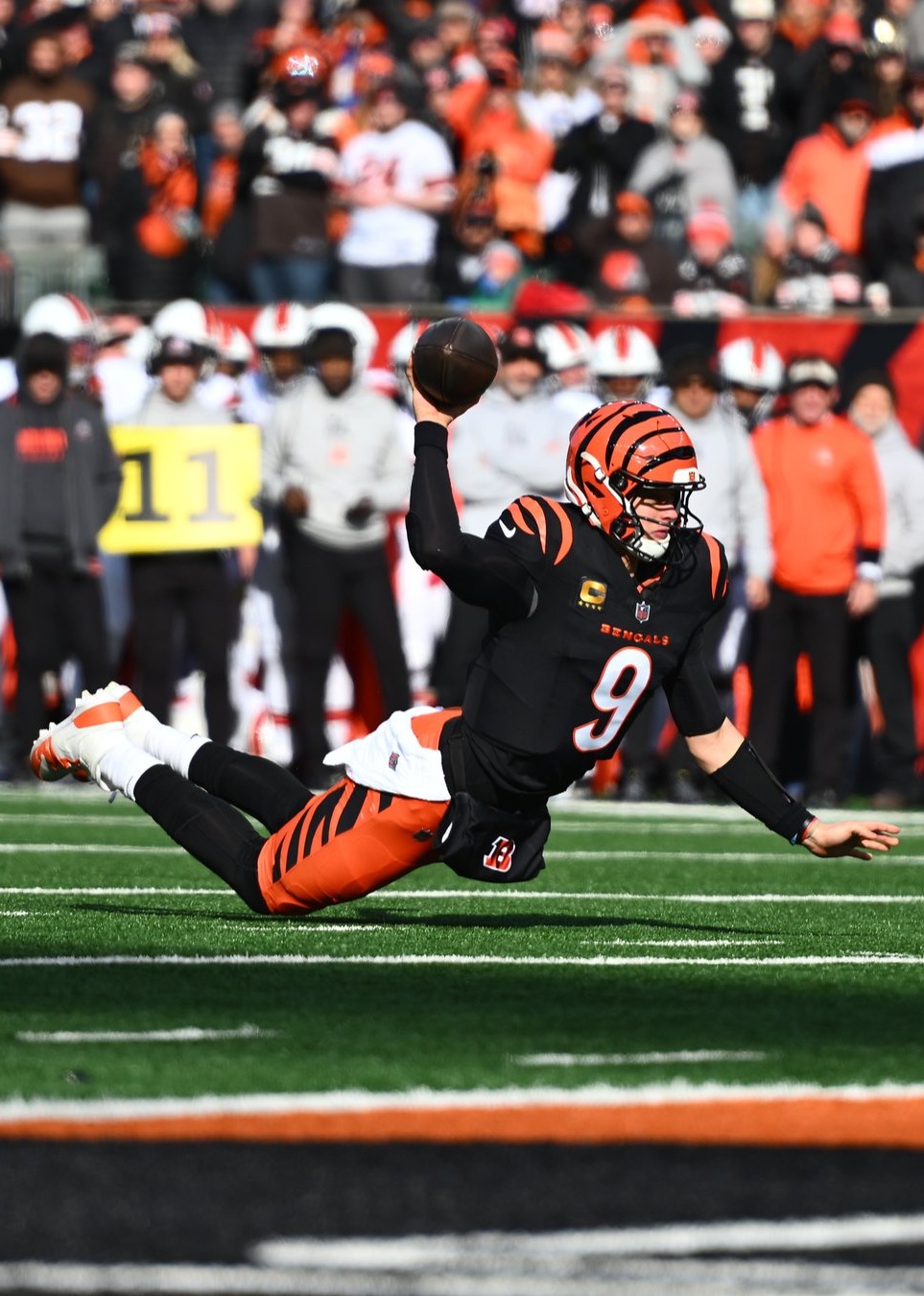 橄榄球战术调整奏效,成功扭转局势 橄榄球战术调整奏效,成功扭转局势