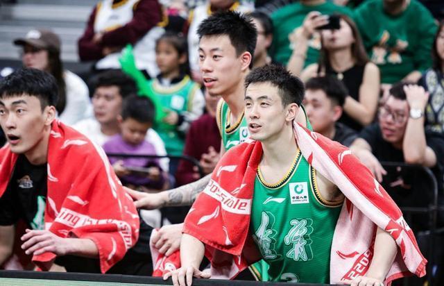 雷霆险胜天津队,赵继伟扛起全队 雷霆险胜天津队,赵继伟扛起全队