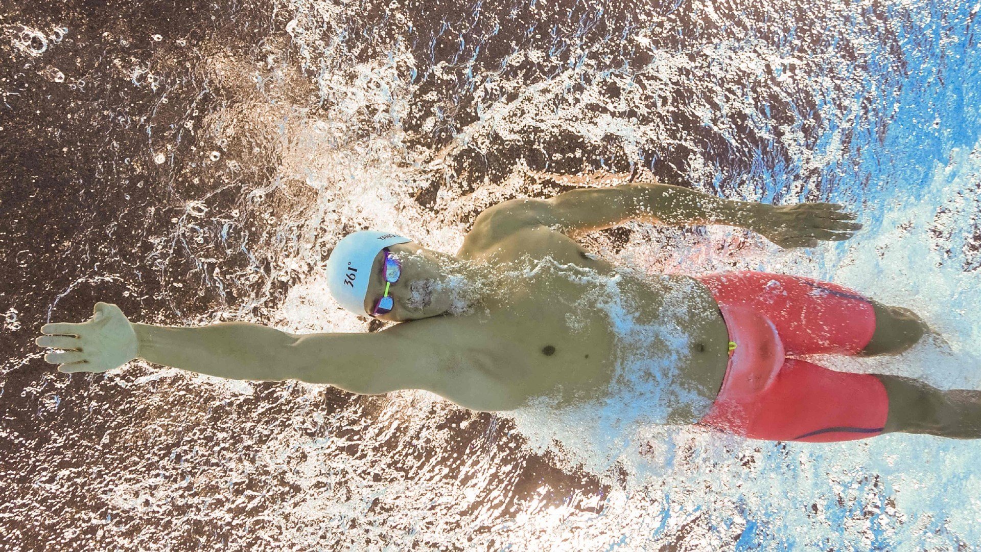 开云体育app-跨界烽火，加维独舞，当阿根廷蓝白照亮马赛的橙夜