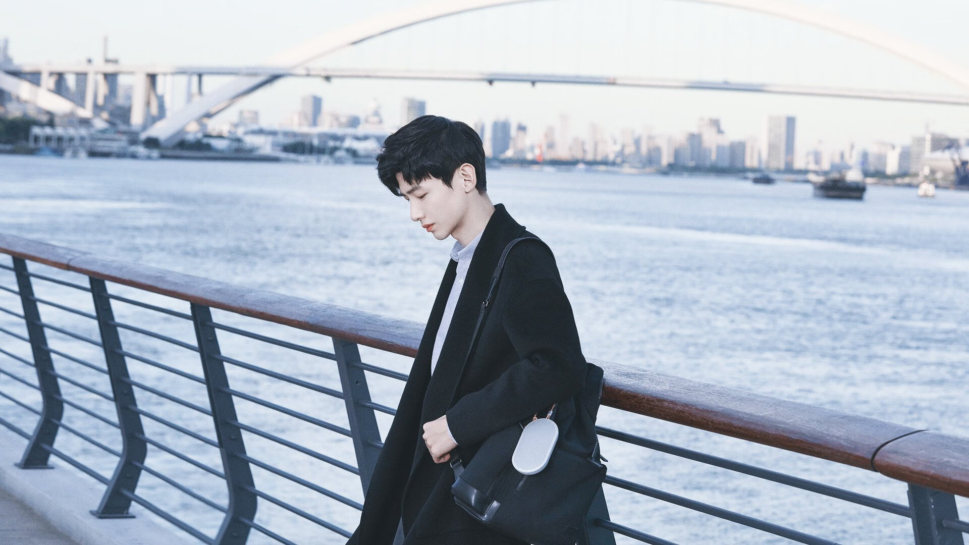 开云体育官网-玻利维亚对阵里昂，孔德关键回合不手软，一场跨越地理与历史的高原奇袭