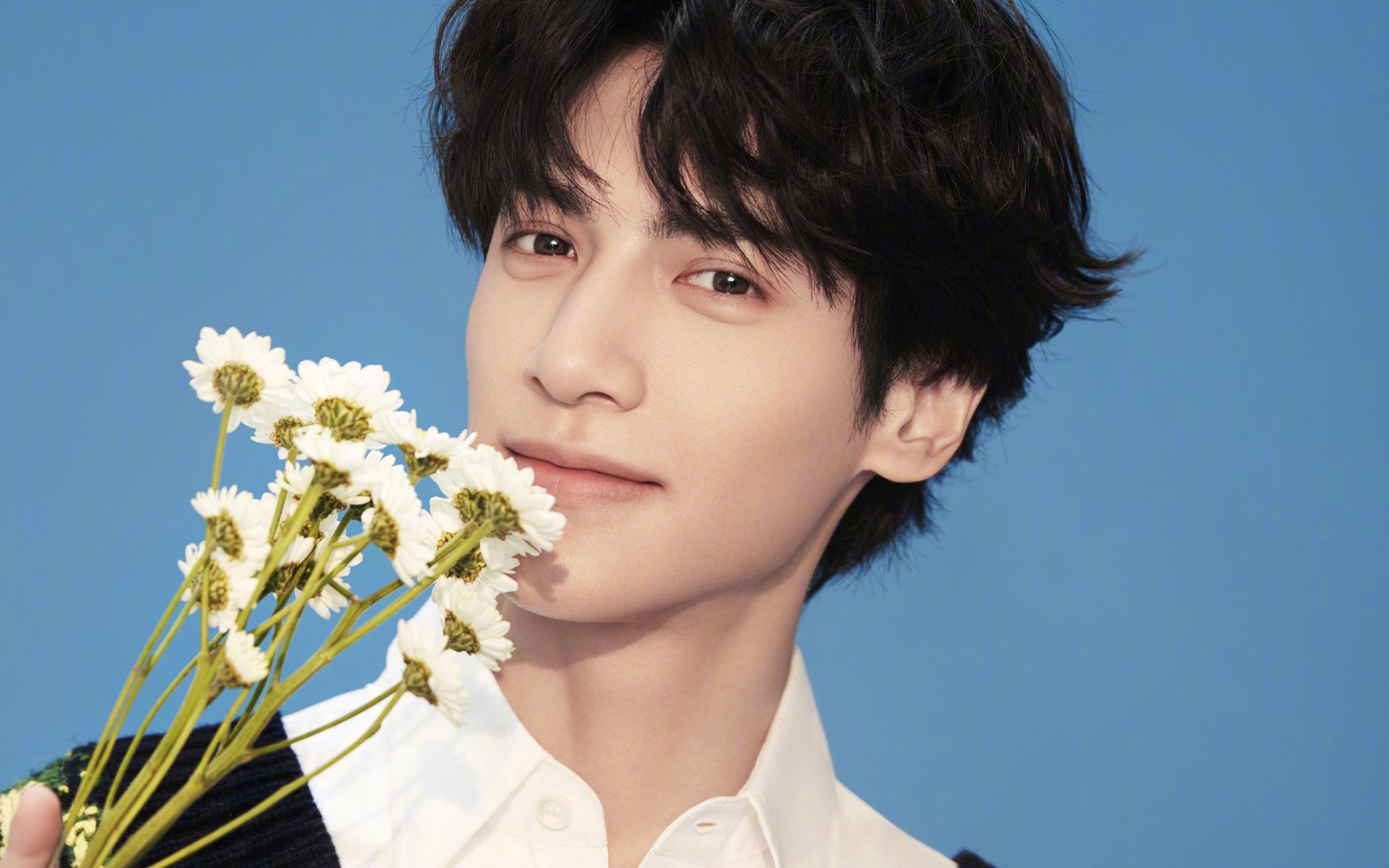 惊天冷门!非洲雄狮化身红军终结者,皮克魔术脚法接管年度焦点之战