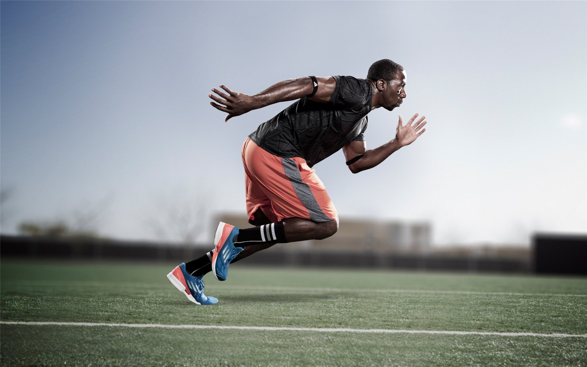 开云体育入口-钢铁丛林与单骑破阵，当步行者的绞杀网遇见布克的致命刀锋