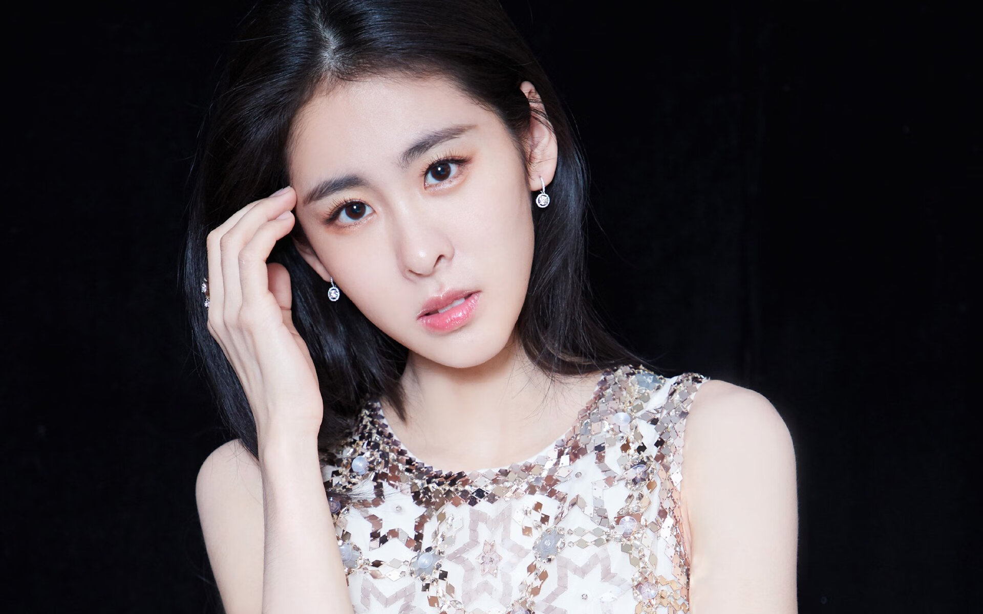 撕裂夜幕的闪电，奥运周期关键战夜，米切尔的攻防转换统治时刻