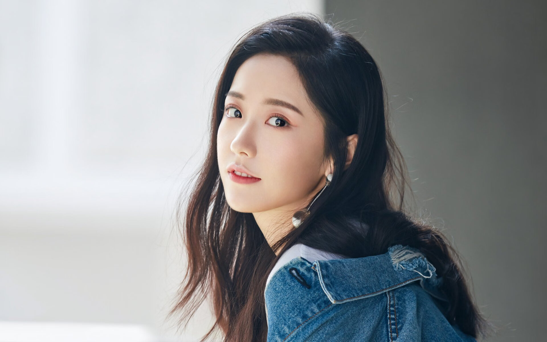 蓝白狂潮下的独舞，2026世界杯A组焦点战，墨西哥碾压乌拉圭，姆巴佩成就世纪唯一